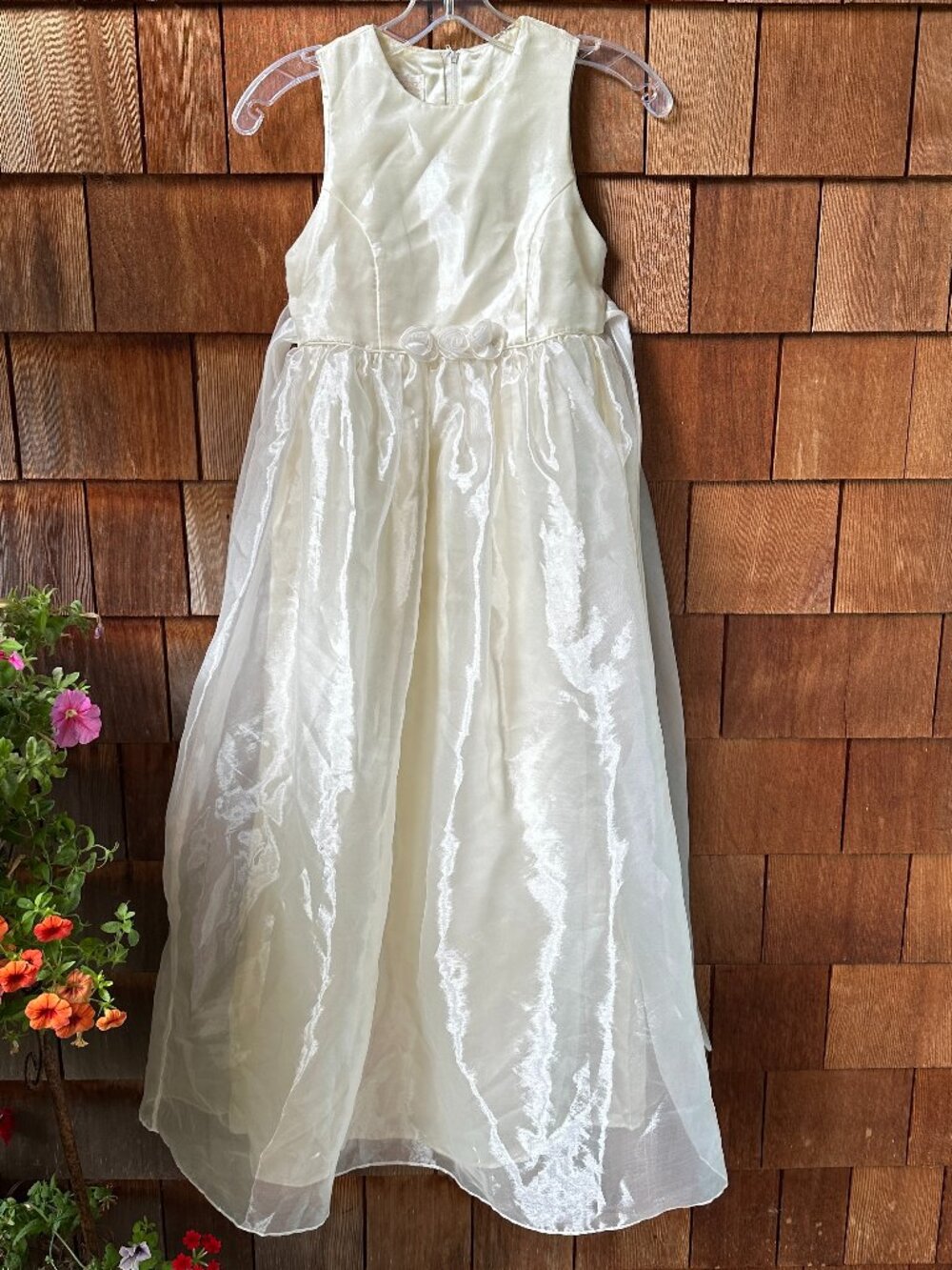 Like New Jessica McClintock Ivory Sleeveless Junior Bridesmaid Dress in Girls 12